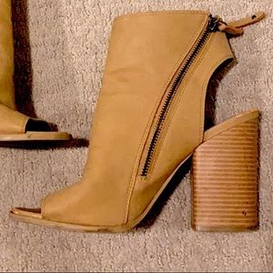 Dolce Vita Peep Toe Ankle Bootie • Size 9.5